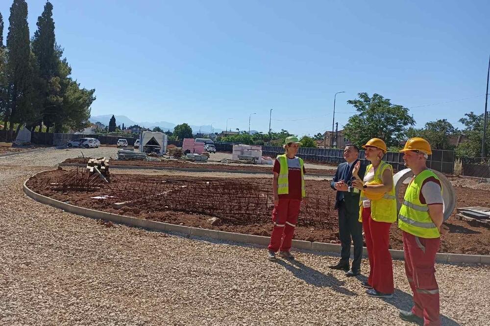 Војиновић: Школа у Толошима изграђена по најсавременијим стандардима