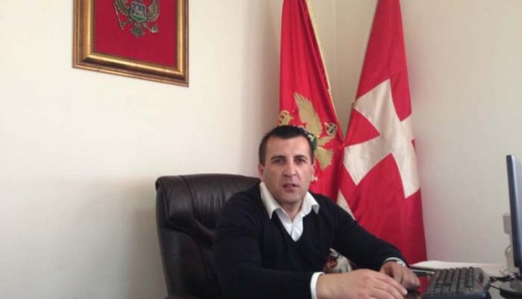 Типично ДПС-овски: Извршни директор ДОО „Комунално“ Цетиње Саша Звицер обезбиједио себи 50.000 евра у случају отказа!
