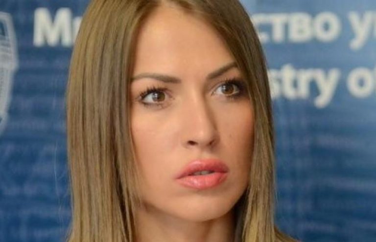 "НЕБОЈША СТЕФАНОВИЋ ЈЕ ПРИСЛУШКИВАО ВУЧИЋА" Дијана Хркаловић шокирала Србију, открила непознате детаље: Штитио је Беливука и монтирао Јовањицу!