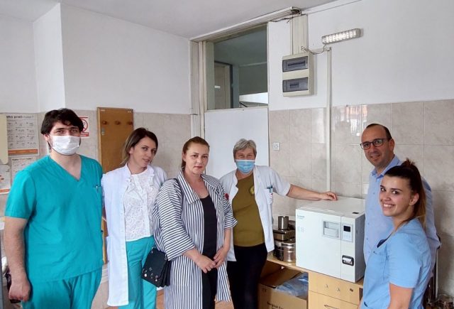 Дому здравља Даниловград дониран вриједан апарат за стерилизацију
