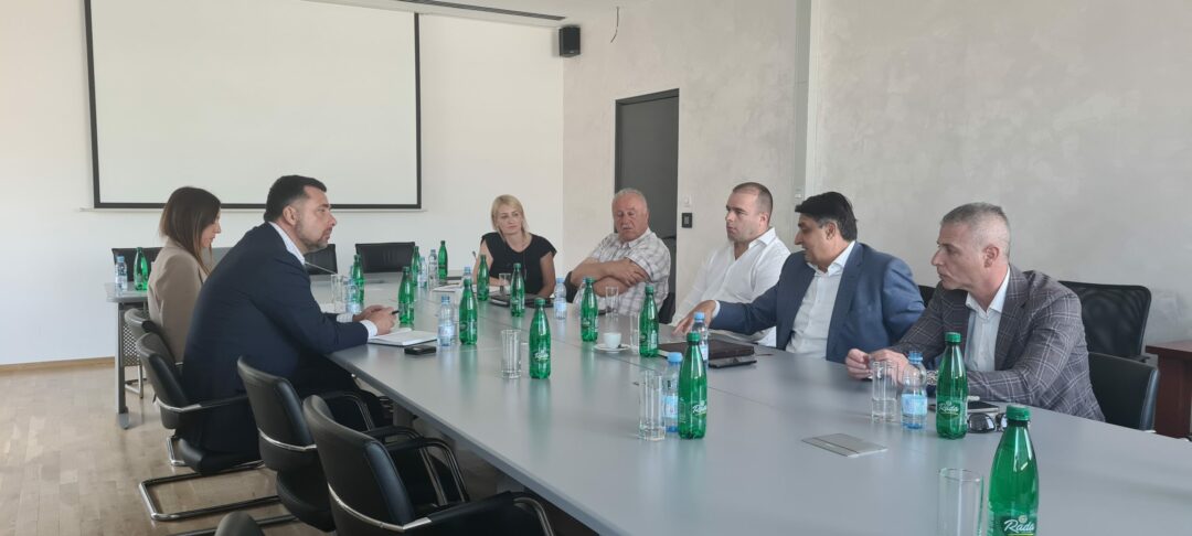 Довољне залихе намирица у трговинама, Влада ће пратити ситуацију на тржишту