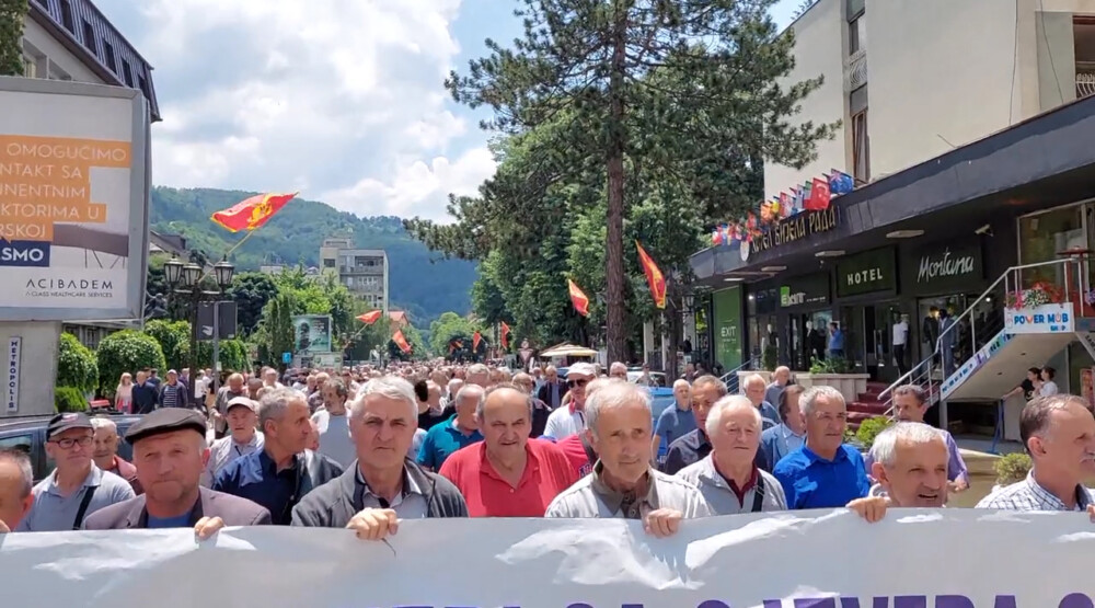 POKRET PENZIONERA: Smolović da obezbijedi 200.000 eura za tri male kuće