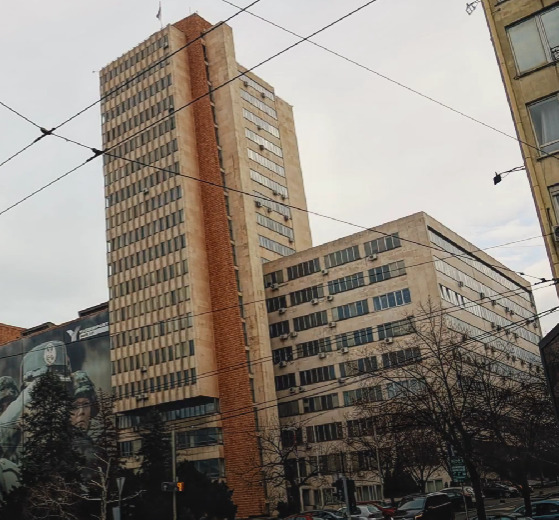 Угашен пожар у згради Министарства одбране Србије