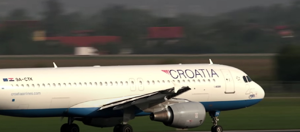 Оштећен авион који је летио из Загреба за Сарајево, сумња се да је пуцано из ватреног оружја