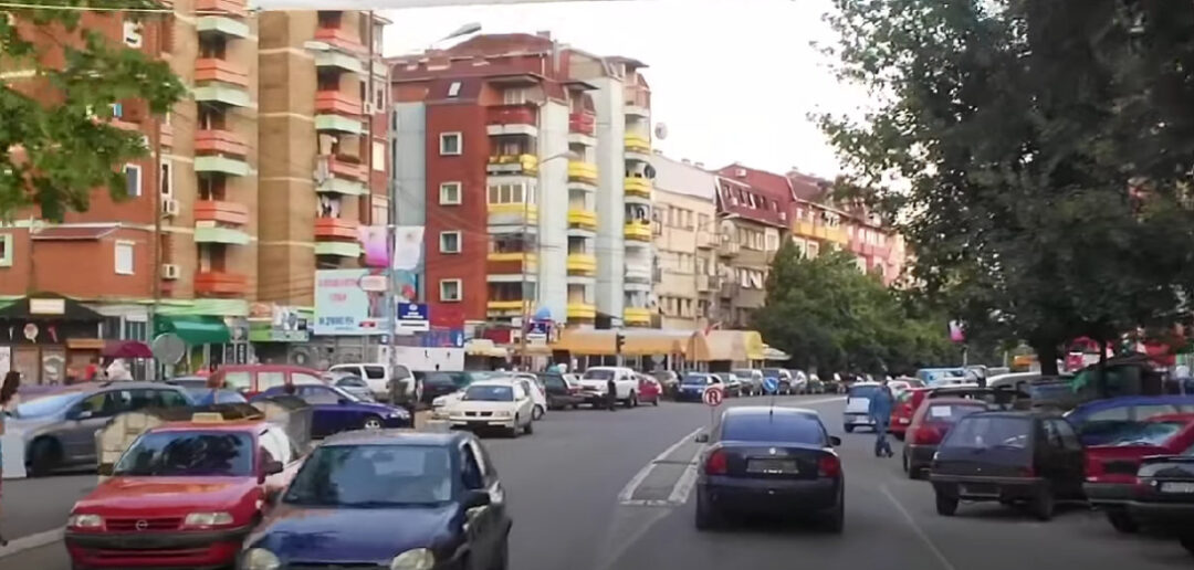 Бачена бомба на зграду "Електрокосмета" у Северној Косовској Митровици