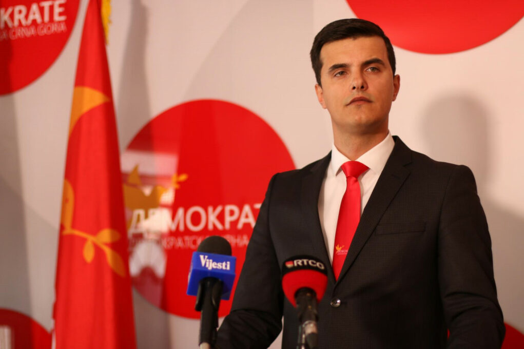 Шарановић тврди да га је полиција претресала на излазу из Србије: Ово је примитивизам