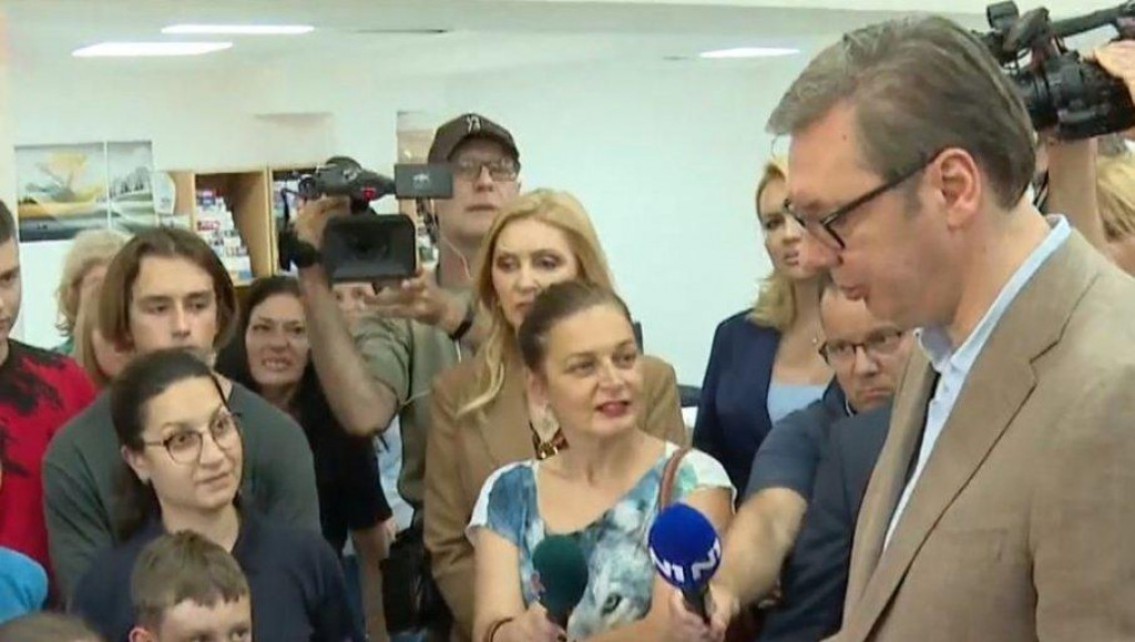 Вучић обишао избјеглице из Украјине: Надам се да сте у Србији осјетили срце добрих домаћина