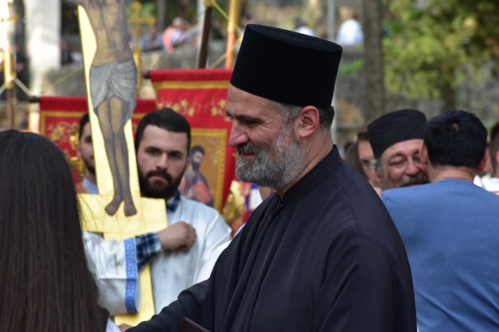 Отац Предраг Шћепановић: Тројичиндански сабор је био историјски, народ схватио да је Црква последња линија одбране достојанства