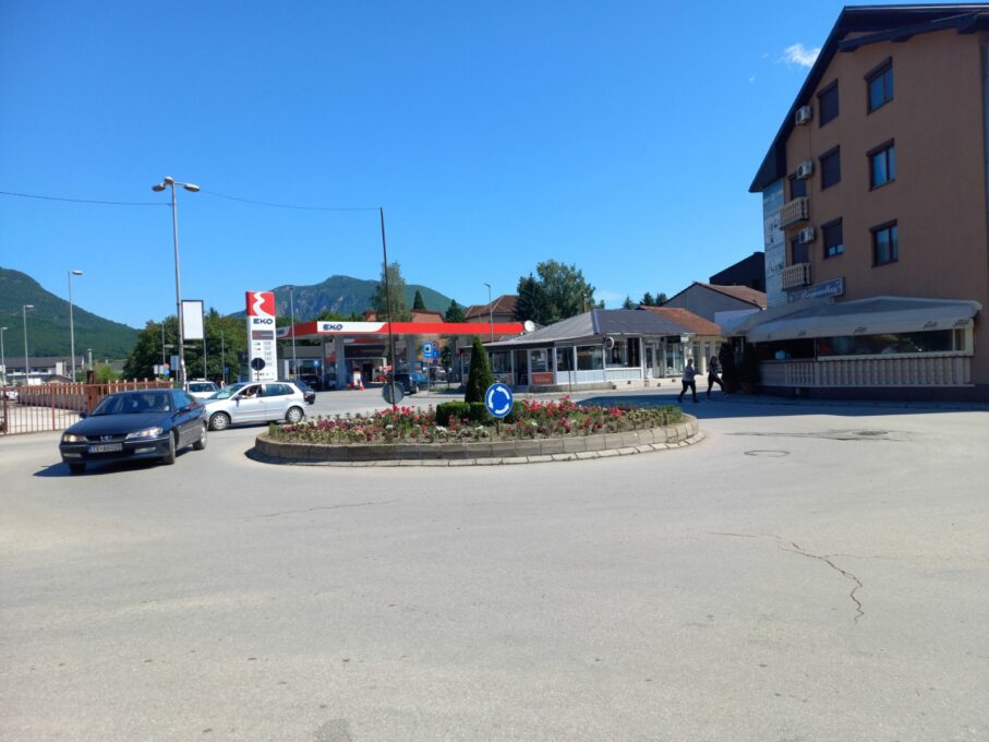 AMSCG: Dobri uslovi za vožnju, na pojedinim dionicama puta su zastoji zbog radova