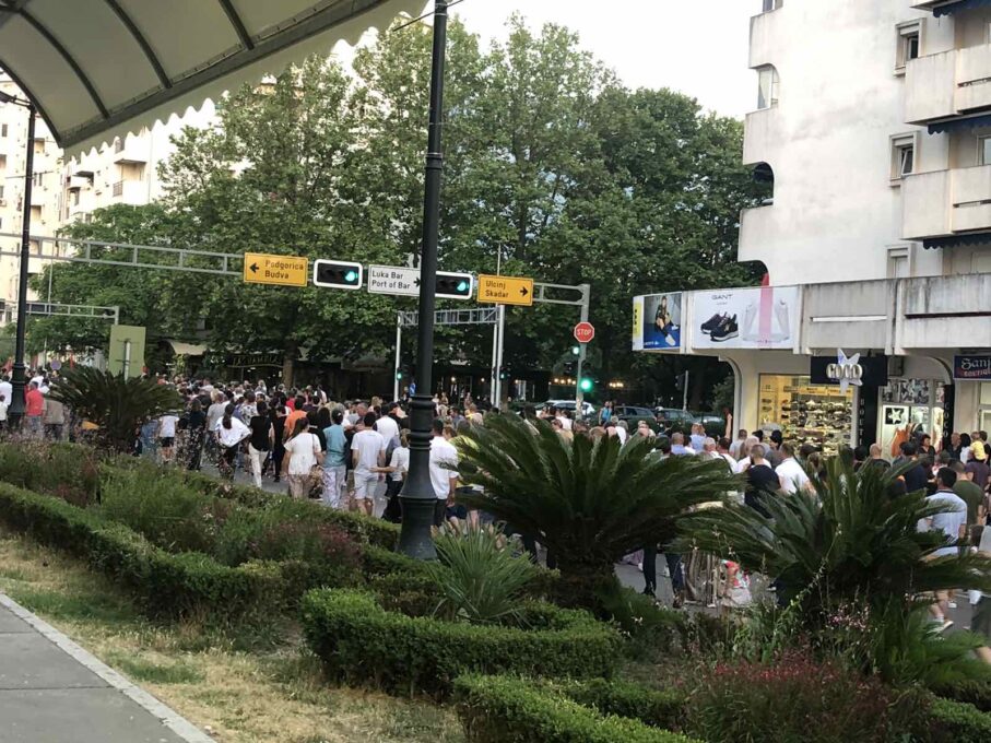 (ВИДЕО) Бар слави Св. Јована Владимира: Почела велика литија