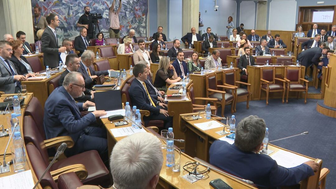 Заказана сједница: Посланици у петак о предлогу Ђукановића за скраћење мандата Скупштини