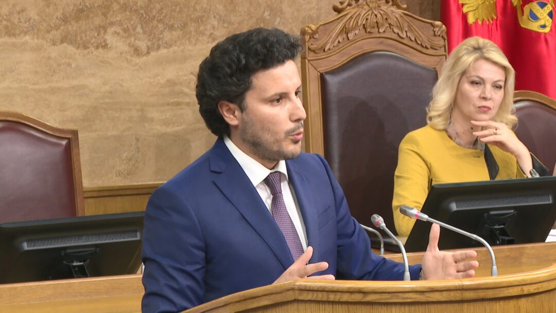 Абазовић: Док неки и даље шире национализам, ми се бавимо туризмом