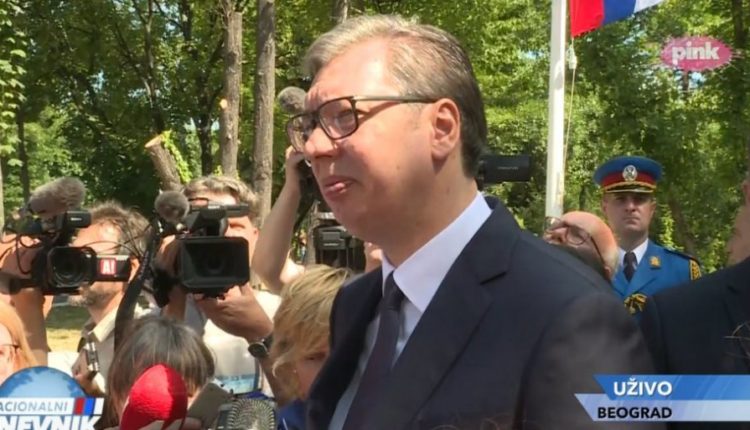 Вучић положио вијенац на Споменик јунацима са Кошара: Хвала вам што сте вољели своју земљу више од свега, Србија то неће и не смије заборавити!