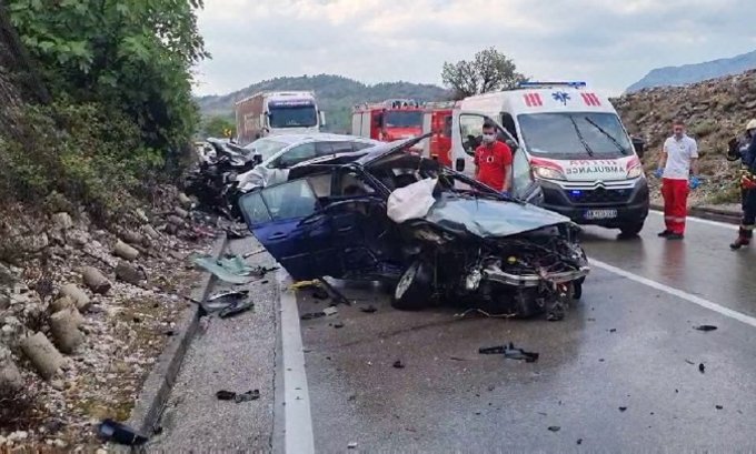 Мушкарац погинуо у саобраћајној несрећи на путу НК-ПГ