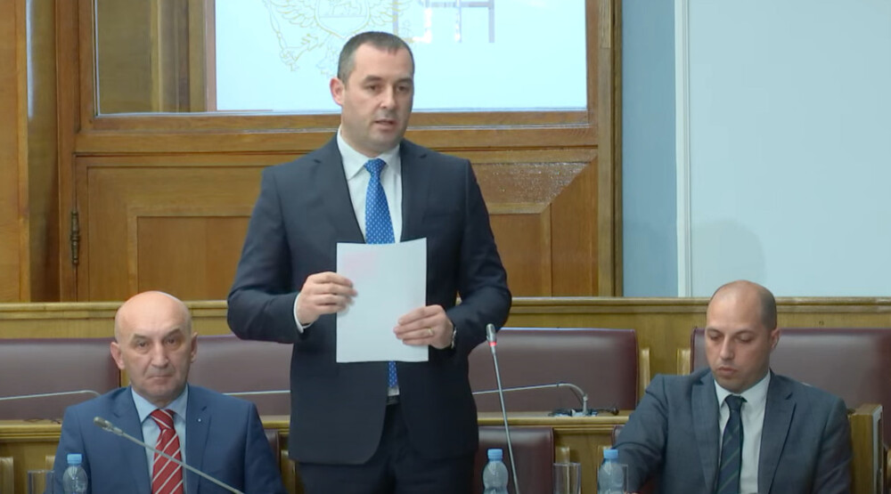 У току лов на лажне дипломе у здравству: Министарства здравља и просвјете провјеравају сумњиве дипломе