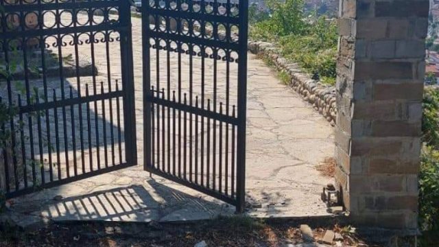 Канцеларија за КиМ: Нови напад на цркву код Призрена тешко оштећену током мартовског погрома