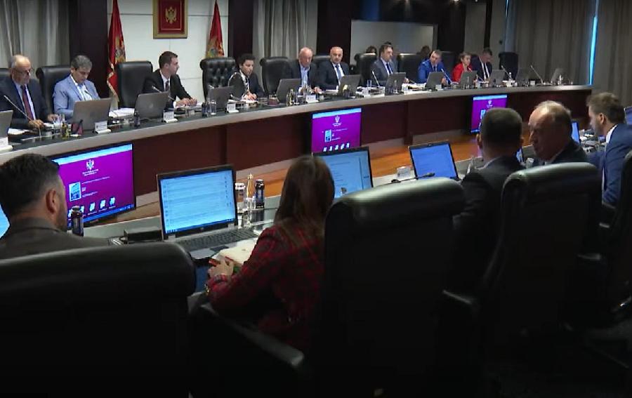 ВЛАДА: Општинама 3,44 милиона еура због смањених прихода