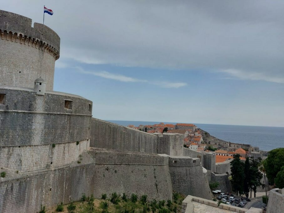 Ко се у купаћем шета Дубровником мораће да плати 130 еура