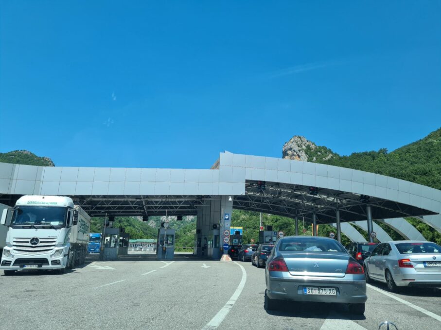 APEL VOZAČIMA:Izbjegavati putovanje u najtoplijem dijelu dana i u ovim smjerovima