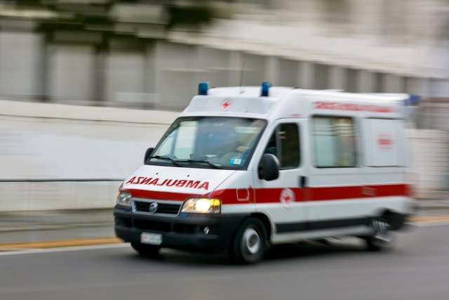 Београд: Три особе лакше повријеђене на петљи Батајница