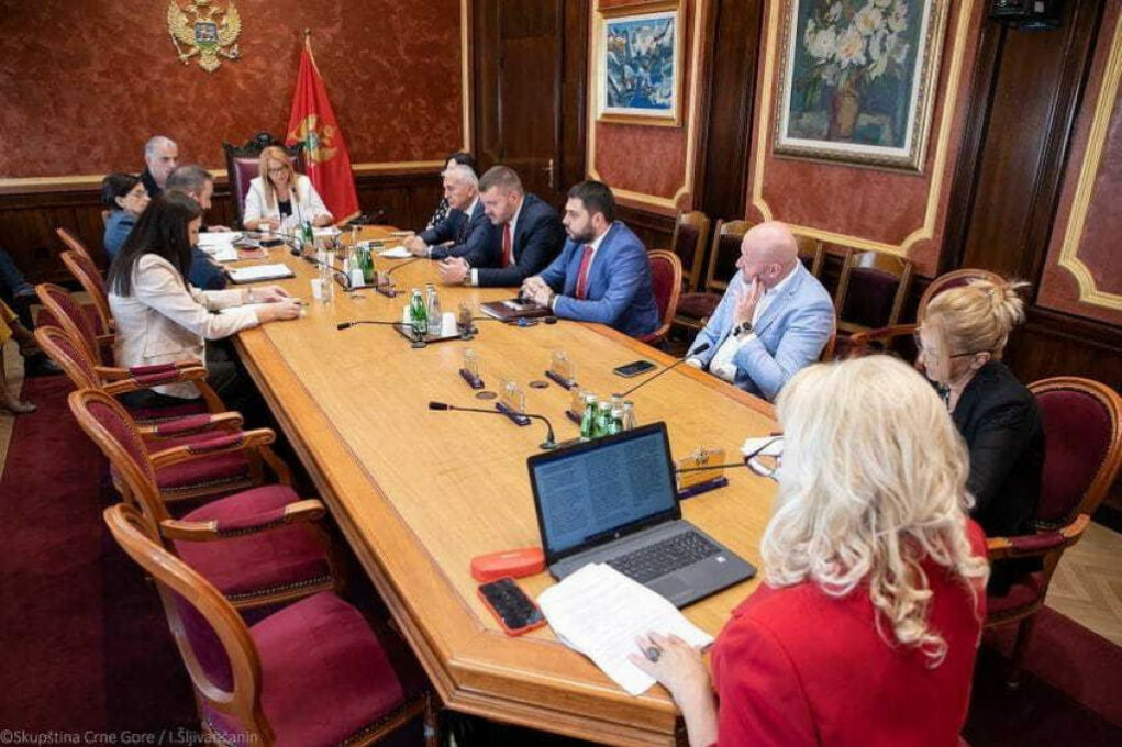 Законодавни одбор: Позитивно изјашњење о предлогу резолуције о геноциду у Пиви и Велици