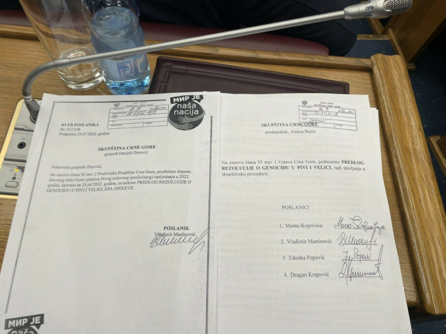 Шарановић и Мартновић: Хвала колегама који су гласали за Резолуцију о геноциду у Пиви и Велици