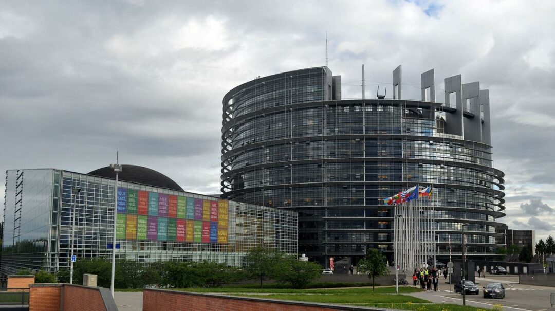 Европски парламент усвојио Резолуцију о Србији: Подршка чланству у ЕУ, али прво уведите санкције Русији