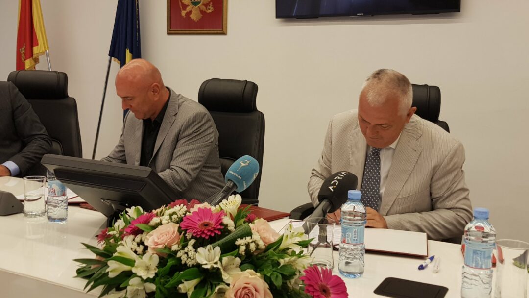 Крунисано вишедеценијско пријатељство:  Потписан акт братимљења између Општине Будва и Градске Општине Врачар