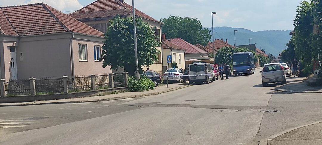 Беранцу који је сјекиром насрнуо на комшиницу задржавање до 72 сата