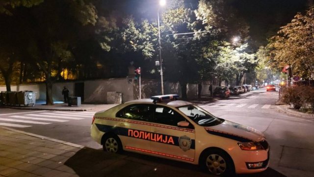 Пуцњава у Земуну: Мушкарац са раном на стомаку хитно превезен у болницу