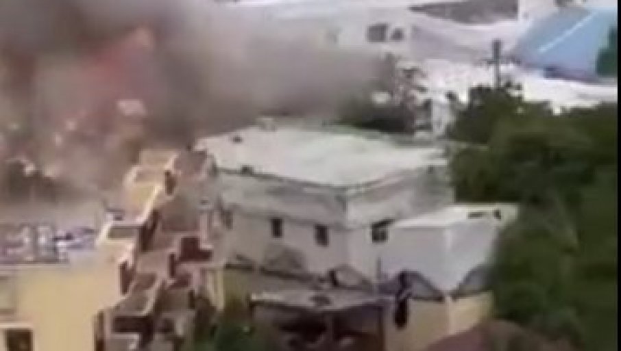 (ВИДЕО) Милитанти повезани са Ал Каидом убили најмање 16 људи