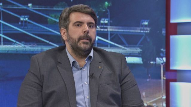 Грађанину Љуши смета ћирилица на друштвеним мрежама