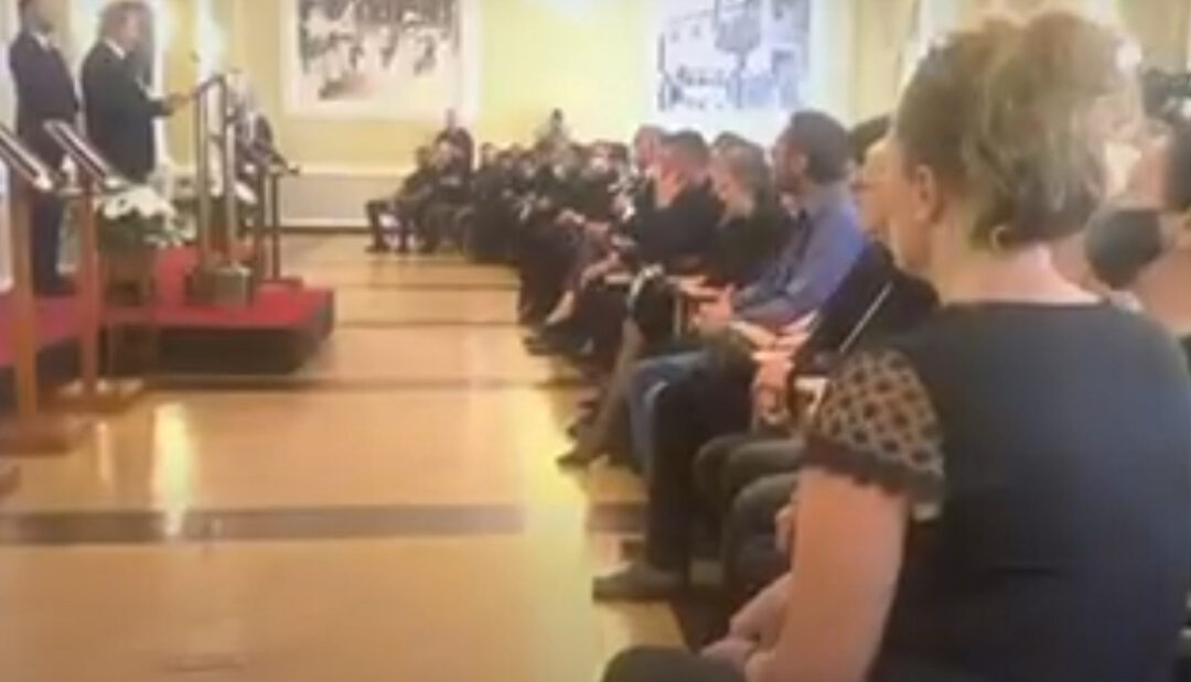 (ВИДЕО) Смијех и непримјерени коментари током прилога са комеморације на Цетињу, менаџмент РТЦГ-а покренуо поступак против одговорног лица