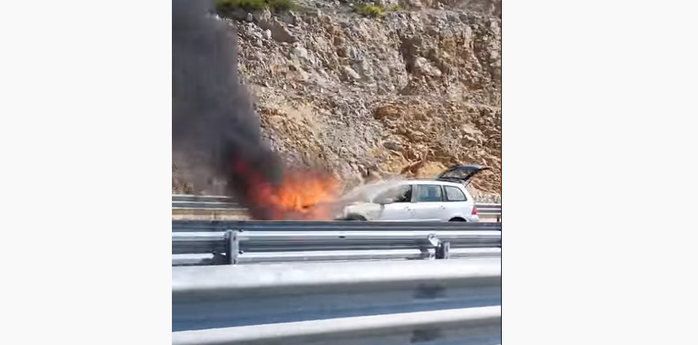 (ВИДЕО) Горјело возило на ауто – путу, нема повријеђених