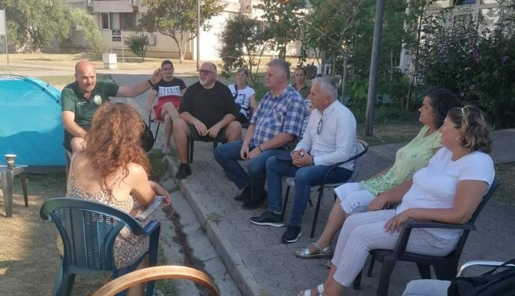 Посланици ДФ-а са просветарима из Будве: Ова ситуација је комбинација послова бившег режима