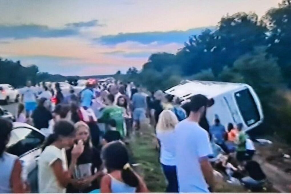 (ВИДЕО) Аутобус са дјецом из Србије преврнуо се у Бугарској, има повријеђених