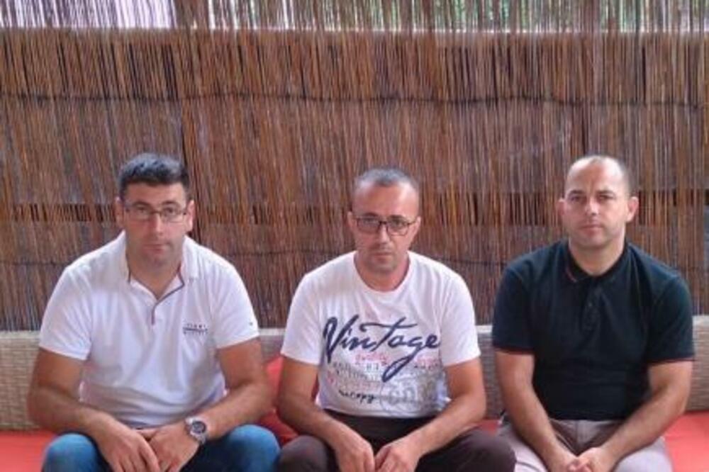 ТРОЈИЦА ЗАПОСЛЕНИХ У “МЕСОПРОМЕТУ” ОПТУЖУЈУ ГАЗДУ ЗА НАПАД У ЦЕНТРУ БИЈЕЛОГ ПОЉА