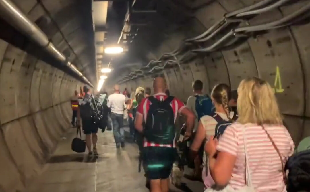 Аларм у возу испод Ламанша, путници сатима били заглављени у тунелу
