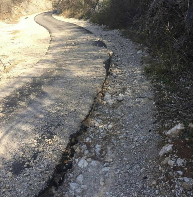 Мјештани Лутова дали рок надлежнима да санирају коловоз до Пелевог бријега