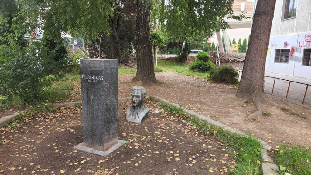 Вандализам код ОШ ,,Душан Кораћ‘‘ у Бијелом Пољу
