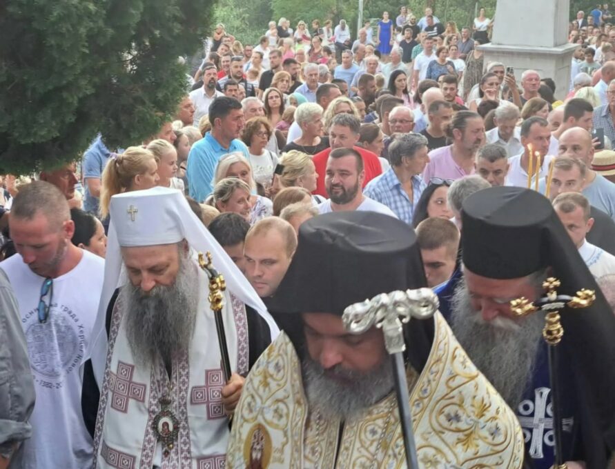 (ВИДЕО) Патријарх Порфирије предводио литију у Херцег Новом