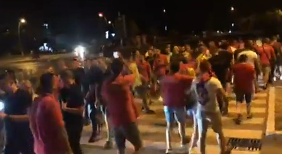 Блокиран улаз у Будву: Штрајкују јер су инспекција и полиција затворили локале због буке