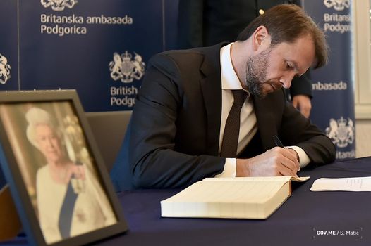 Коњевић: Владавина Краљице Елизабете II биће инспирација генерацијама које долазе