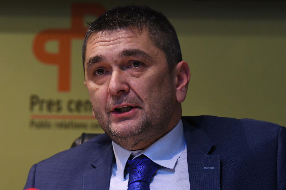 Либертас: Далибор Медојевић са Јованом Вукотићем размијенио 3.142 поруке
