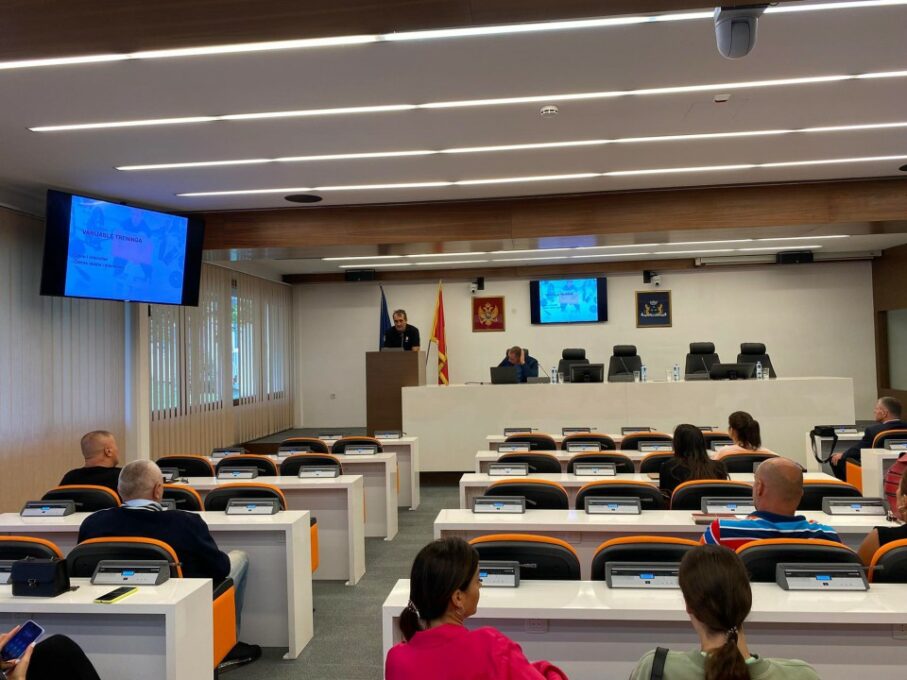 У Будви одржан семинар на тему “Планирања спортског тренинга”