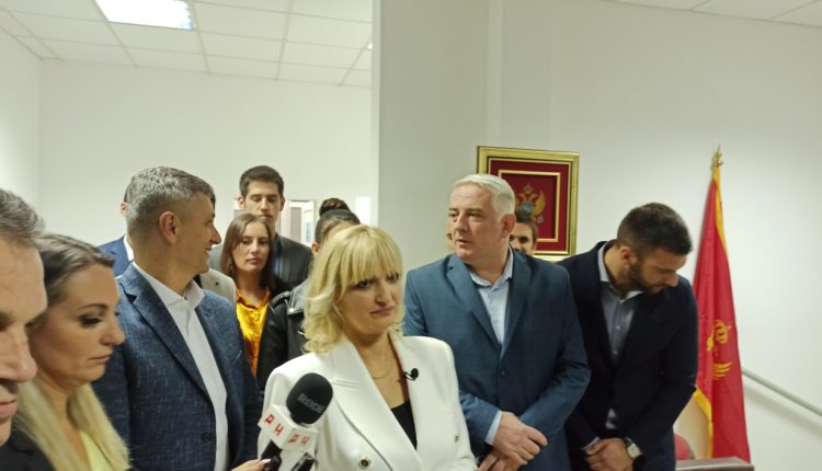 За будућност Подгорице предала листу; Боровинић Бојовић: Овдје су људи који воле свој град и који желе да своје знање уложе у његов развој