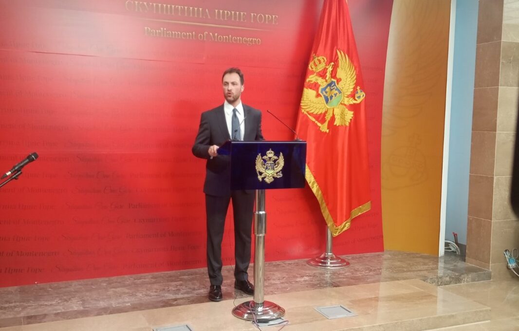 Милачић: Обавеза Ђукановића да да мандат Лекићу