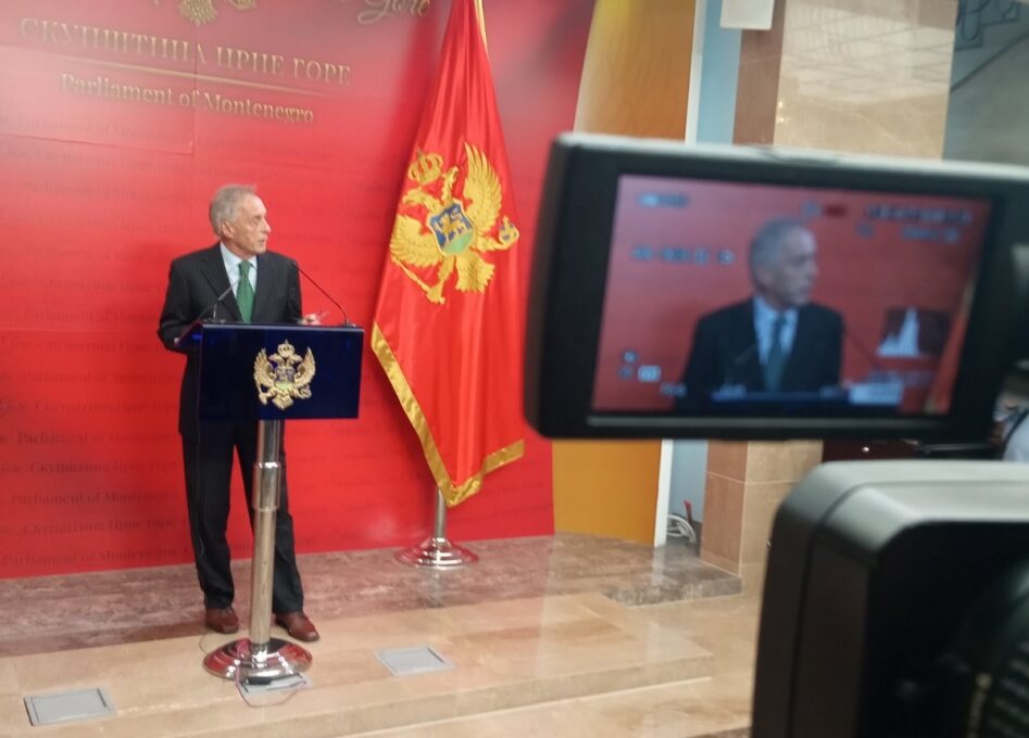 Lekić: Na sceni uzurpatorska politička operacija