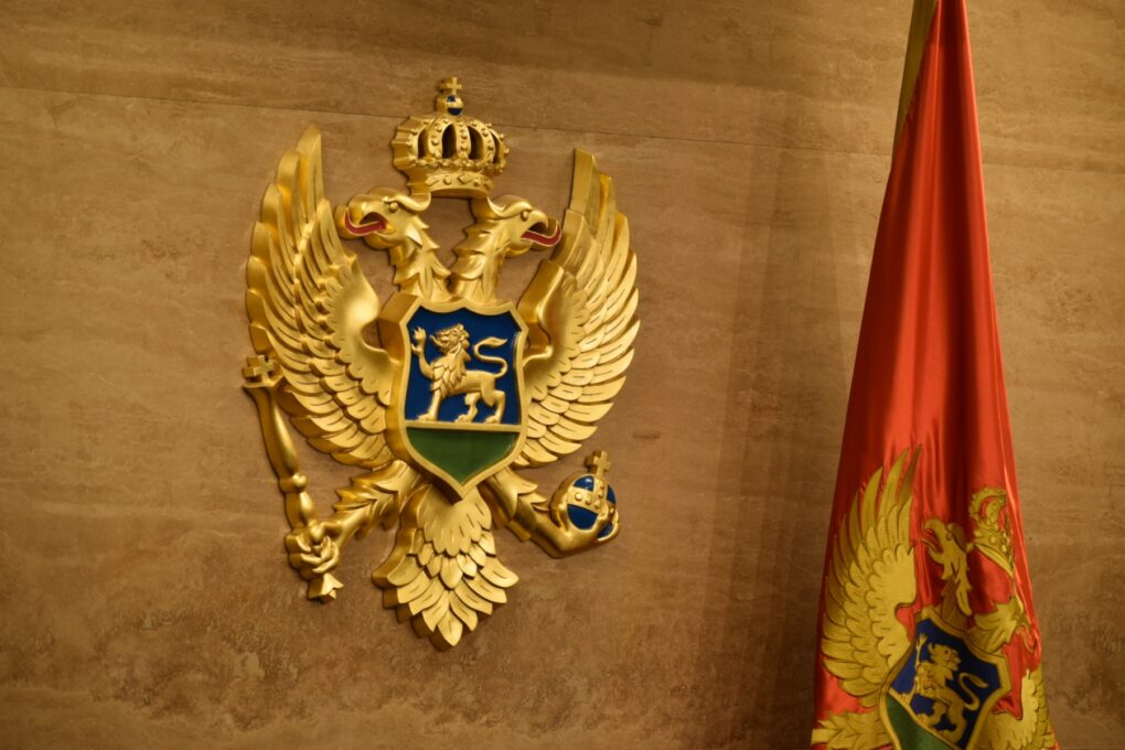 "HITNO" SE USVAJA ZAKON KOJI MILO NIJE HTIO DA POTPIŠE! Od nove godine nema klađenja na inostranim sajtovima! Evo šta će sve biti zabranjeno