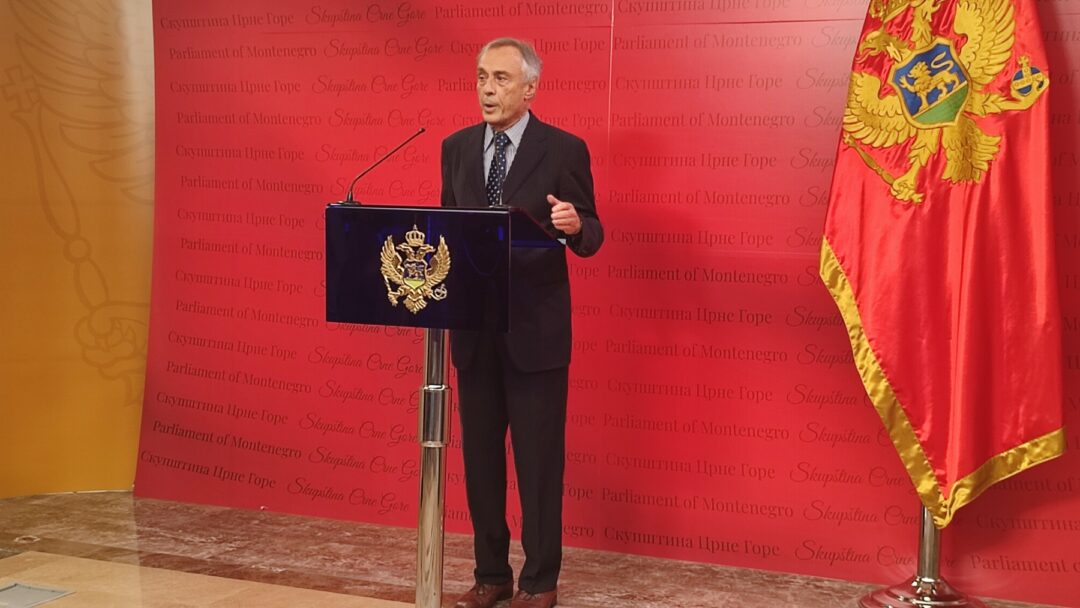 Лекић: Ако посланици не заслужују објашњење, заслужује јавност